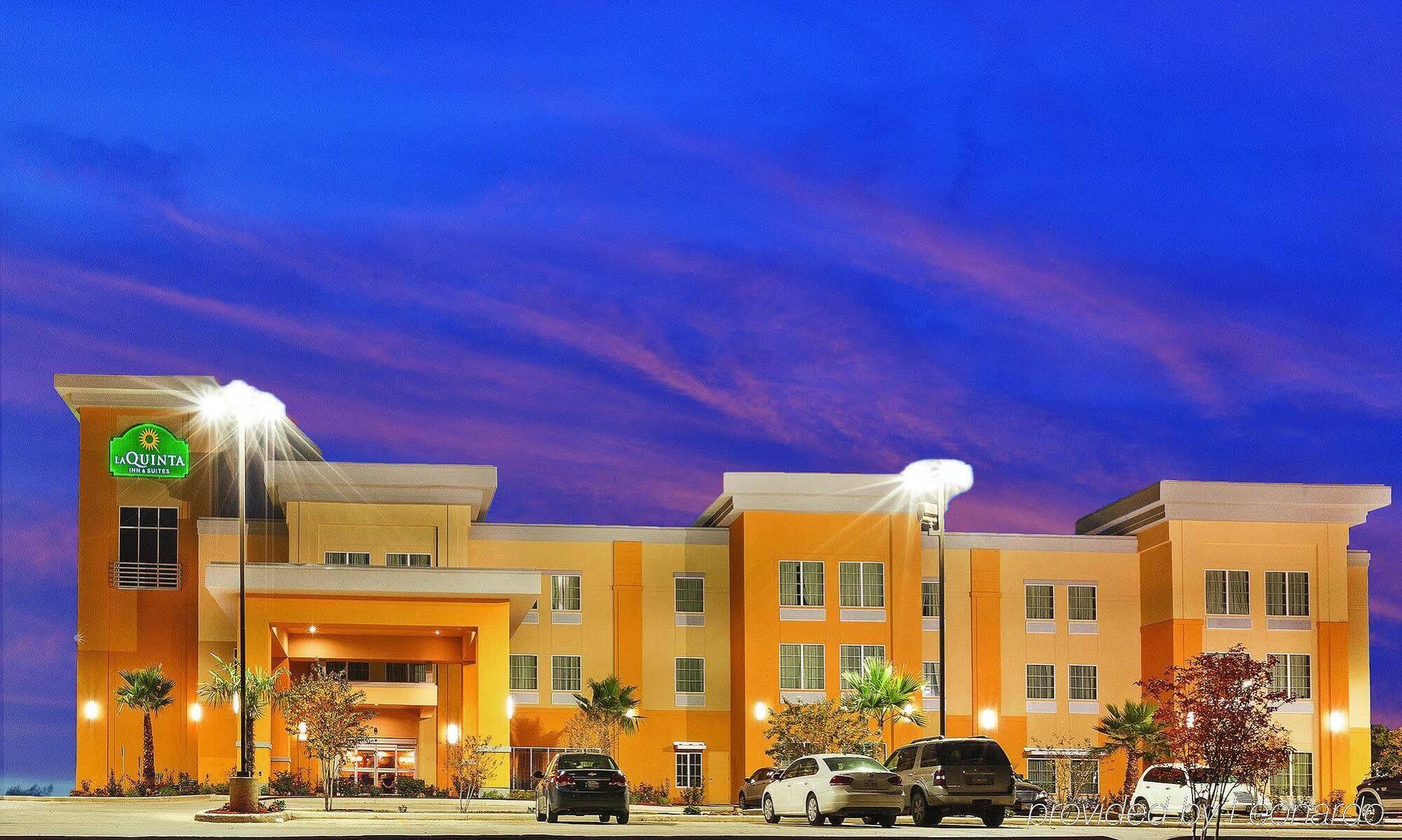 Hotel La Quinta By Wyndham Jourdanton - Pleasanton Extérieur photo